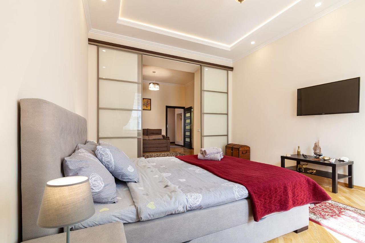 Apartment On Tamanska - Вулиця Дарії Гусяк Lviv Exterior photo