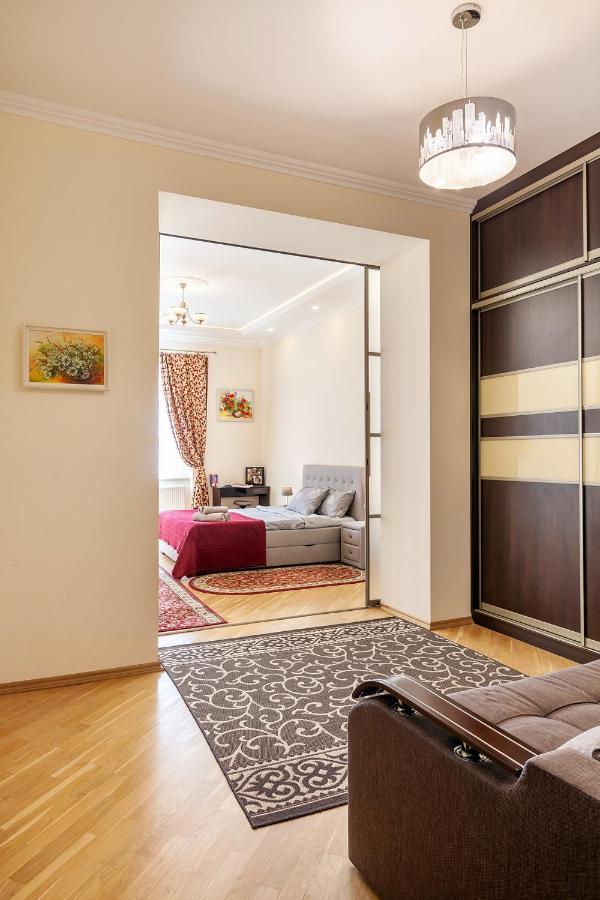Apartment On Tamanska - Вулиця Дарії Гусяк Lviv Exterior photo