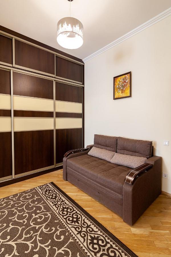 Apartment On Tamanska - Вулиця Дарії Гусяк Lviv Exterior photo