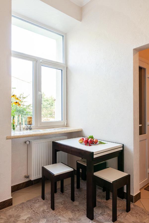 Apartment On Tamanska - Вулиця Дарії Гусяк Lviv Exterior photo
