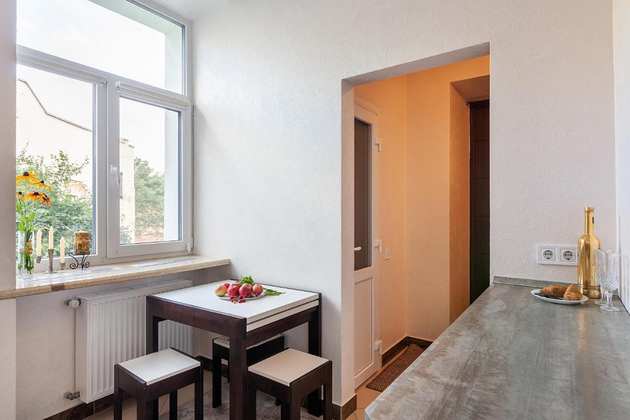 Apartment On Tamanska - Вулиця Дарії Гусяк Lviv Exterior photo